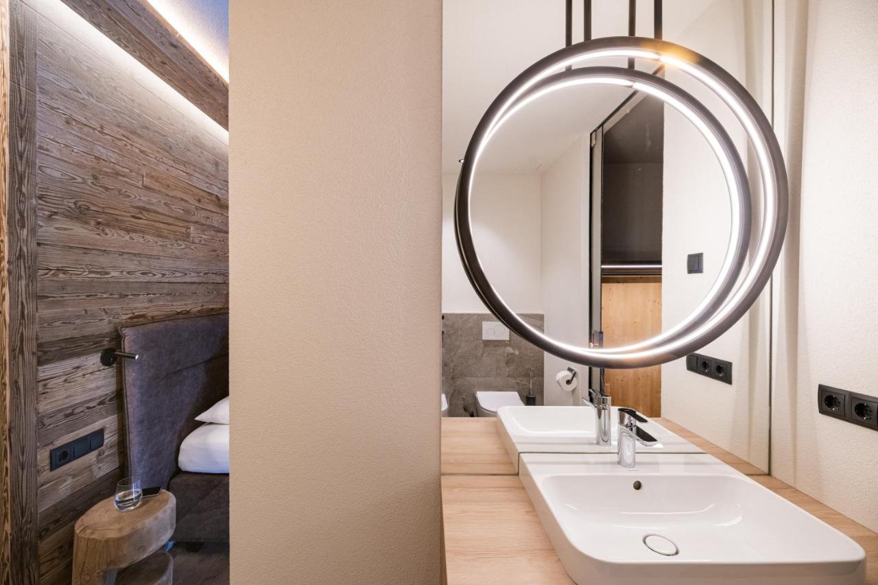 Myloisl Apartments Лутаґо Екстер'єр фото