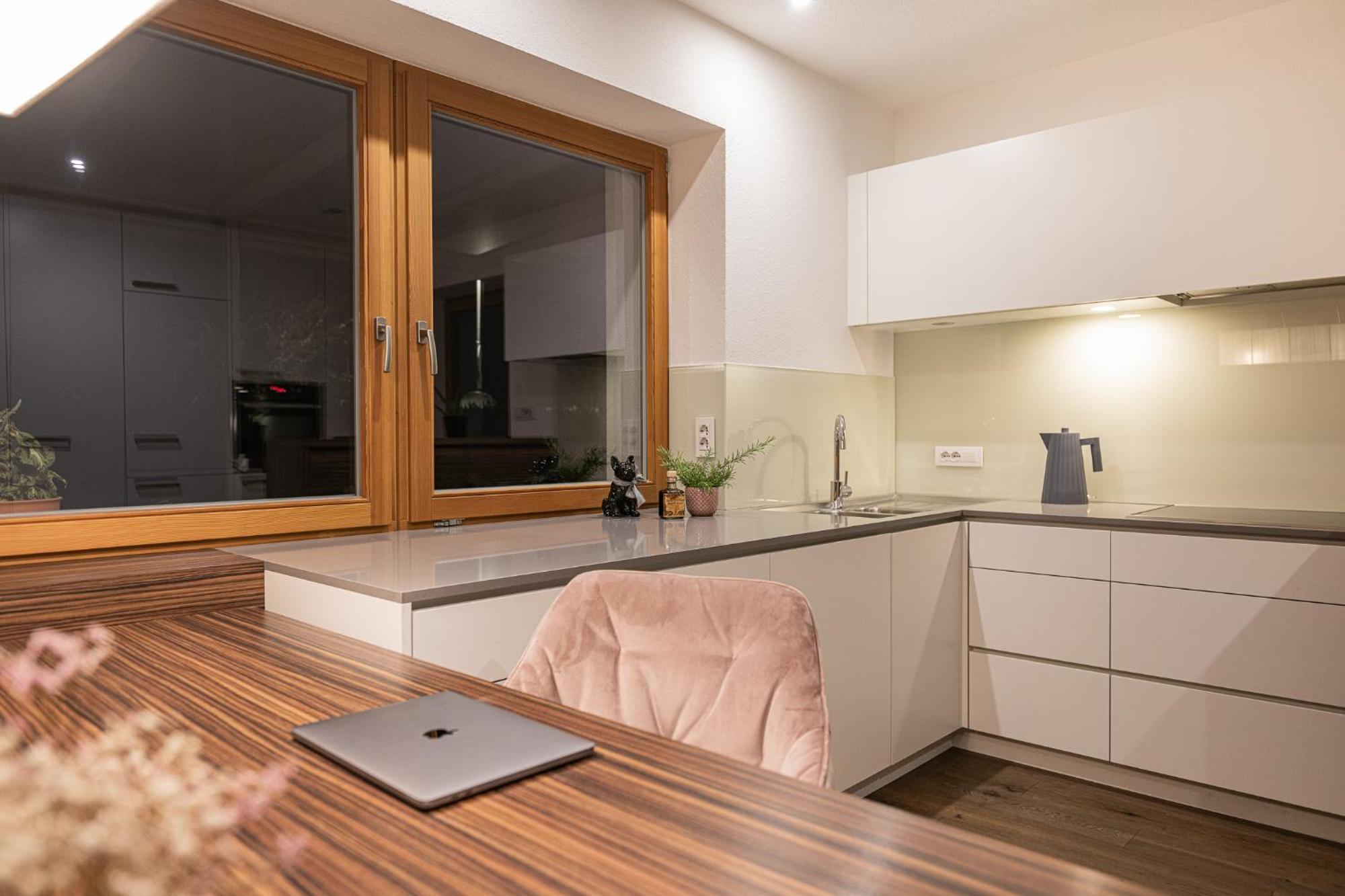Myloisl Apartments Лутаґо Екстер'єр фото