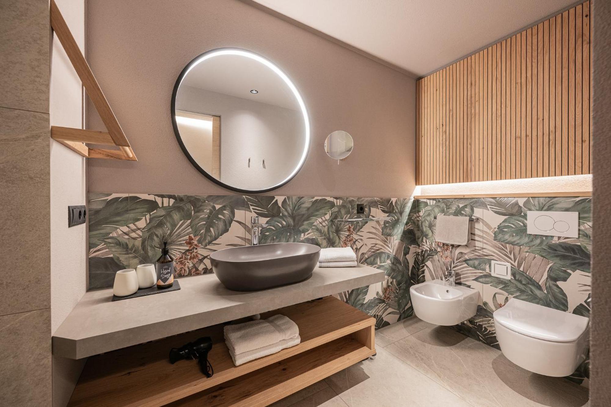 Myloisl Apartments Лутаґо Екстер'єр фото